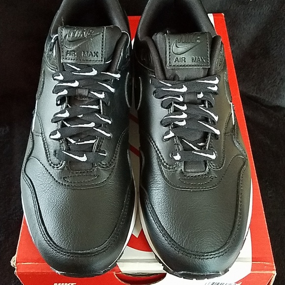 Womans Nike Air Max 1 - Picture 2 of 4
